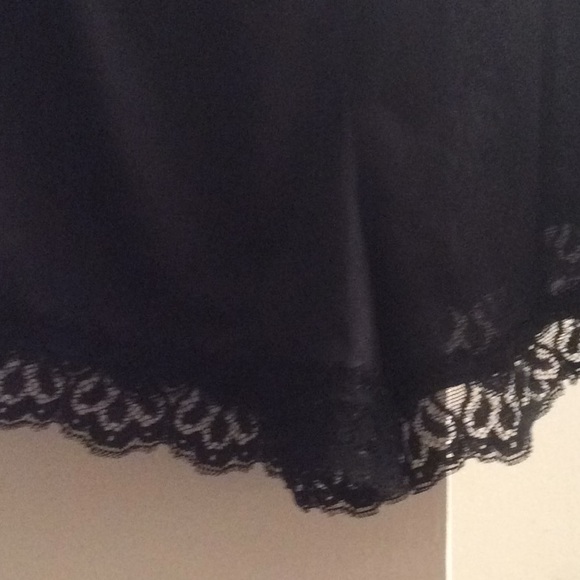 Intimate Fancy Short Pants w/Black Lace Trim - Picture 3 of 5